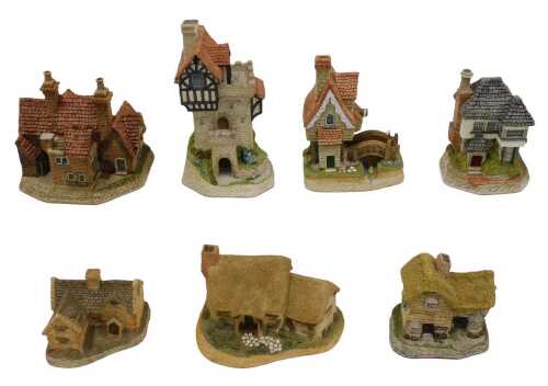 Various David Winter cottages, to include Cedar Span, 14cm high, British Traditions Knight's...