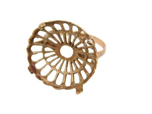 A 9ct gold ring mount, with elaborate basket setting, 3.1g. (AF)
