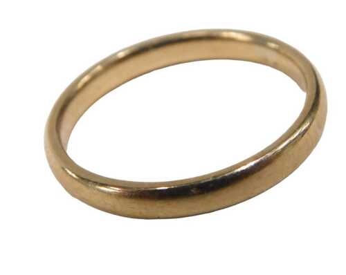A 9ct rose gold wedding band, of plain design, 3mm width, maker SH, Birmingham 1993, ring size O,...