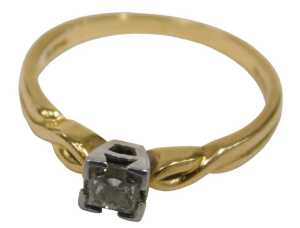 An 18ct gold diamond single stone dress ring, set with square cut diamond, 4mm x 4mm x 3.6mm, in...