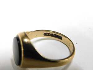 A 9ct gold signet ring, the oval polished black jet ring head, on yellow metal band, by CPS,... - 3