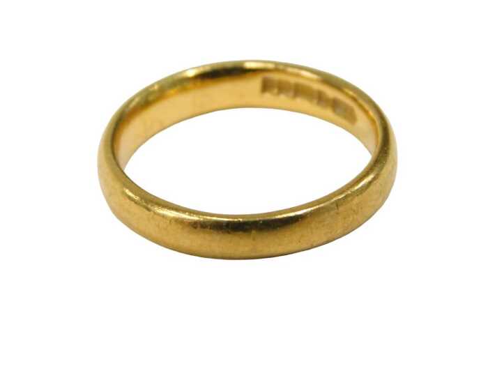 A 22ct gold wedding band, of plain design, 4mm width, maker P&W, Birmingham 1899, ring size L&frac12;,...