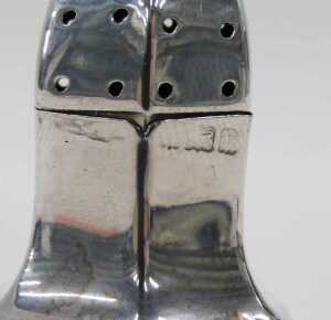 A Victorian silver vesta case, of oblong form, with plain ring top and hinged lid, chased with... - 3