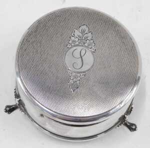 An Elizabeth II dressing table jar, in the Edwardian style, with engine turned hinged lid,... - 2