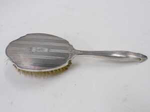 A George V sauceboat, with flying acanthus leaf handle, flared rim and triple hoof feet, by H H... - 8