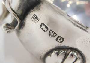 A Victorian silver cream jug, of miniature form, with S scroll handle, flared rim and triple... - 2