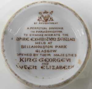 A 20thC Dumont French enamel porcelain miniature perfume bottle box, of rectangular form,... - 3