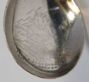 A group of small silver, to include a George III silver caddy spoon, London 1782, a pair of... - 3