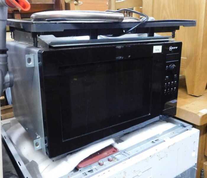 A Nef microwave oven.
