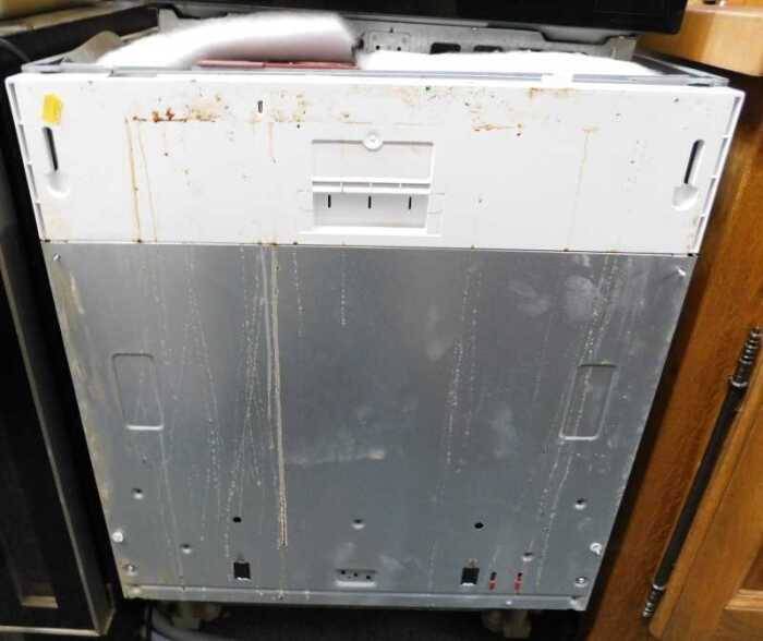 An Indesit dishwasher.