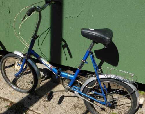 A Universal folding bicycle.