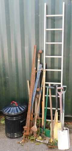 Tools, including garden tools, hoes, rakes, spades, sash clamps, spirit level, dustbin, and a...