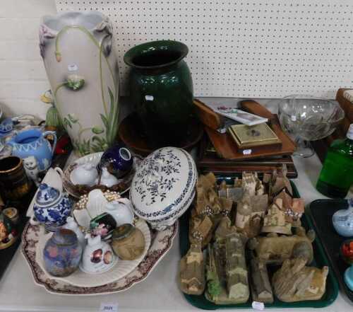 Ceramics, to include miniature houses by David Winter and Danbury Mint, large meat plates,...