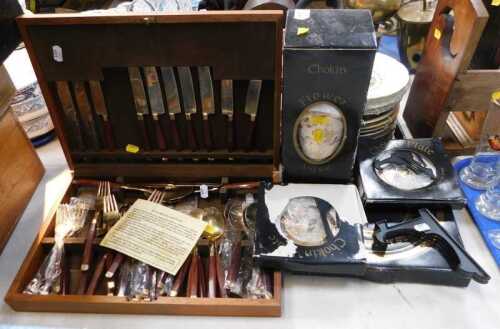 Solid bronze tableware and canteen, a Chokin flower vase, Chokin plates with stands, etc. (loose,...