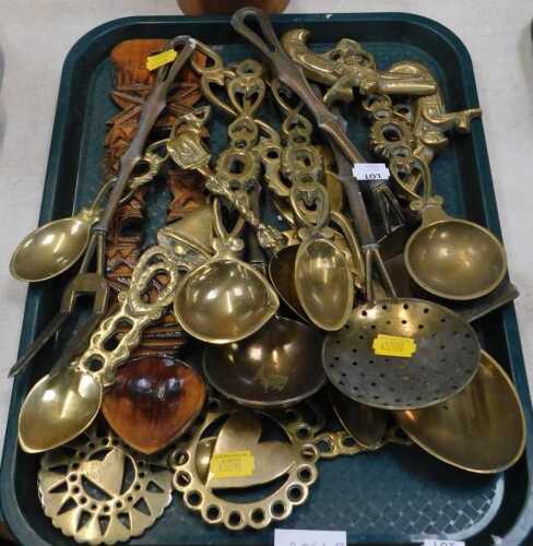 Copper and Brassware, to include Horse brasses, water jugs, small pans, etc. ( 2 trays).