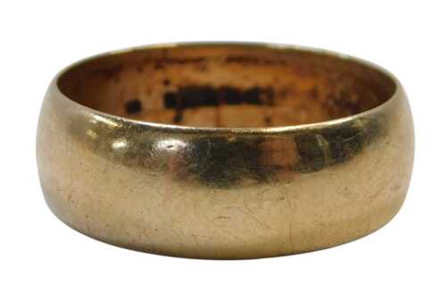 A 9ct gold wedding band, of plain design, 7mm width, London 1989, size T&frac12;, 6.1g.
