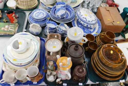 Ceramics, to include Bilton part breakfast service, including side plates, bowls, cups and...