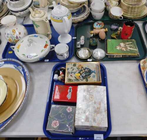 Household wares, to include jewellery boxes, trinket boxes, two small cork stoppers, a coffee...