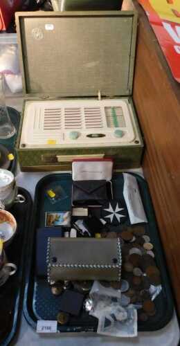 Household items, to include large selection of British and foreign currency, in a purse and on a...