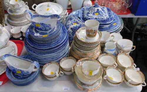 Ceramics, to include a Willow pattern blue and white part dinner service, to include two tureens...