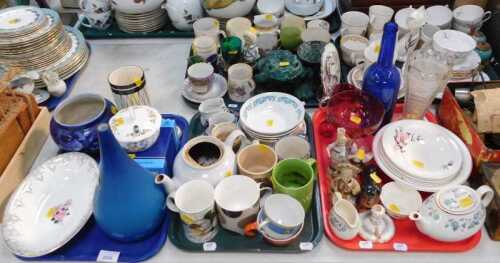 Household ceramics and glassware, to include part tea sets, Royal memorabilia mugs, a large frog...