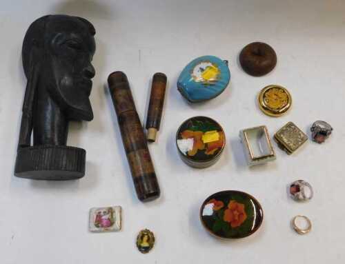 Trinket pots, lidded and unlidded, bracelet, African head figure, etc. (1 tray)