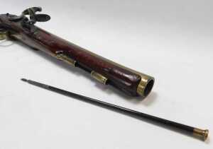 A late 18thC/early 19thC flintlock blunderbuss, with brass flared barrel, trigger guard, steel... - 5