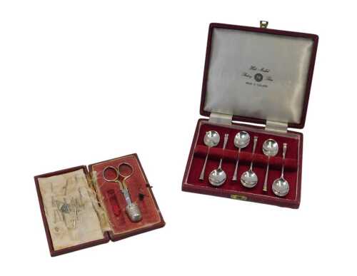 A set of six Elizabeth II silver coffee spoons, Sheffield 1975, 1.47oz, in a fitted case,...