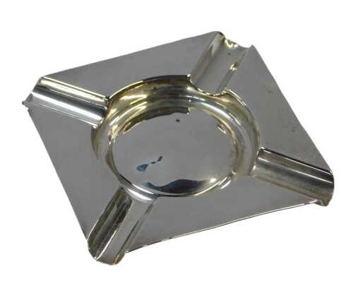 A George V silver ashtray, of square plain form, Chester 1929, 1.82oz, 11cm wide.