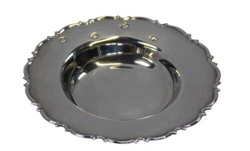 An Elizabeth II silver trinket dish, with a pie crust border, Sheffield 1996, 1.66oz, 10cm...