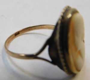 A shell cameo dress ring, quarter profile female facing sinister, in a rub over and pleated... - 3
