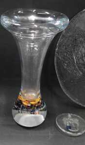 A group of Scandinavian glassware, comprising a Meri Lasi glass roundel impressed with a bear... - 4