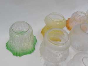 A group of Victorian and later oil lamp shades, to include a vaseline glass example, a graduated... - 3