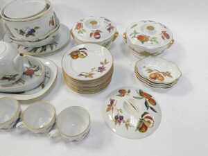 A group of Royal Worcester Evesham pattern part tea and dinner wares, including serving dishes,... - 2