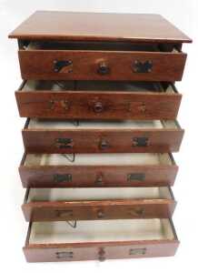 An early 20thC mahogany and oak tabletop office cabinet, with six oak-fronted drawers with... - 4