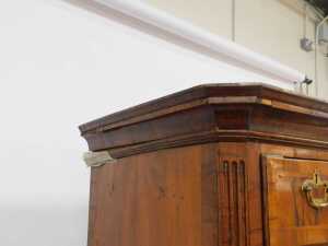 A George II walnut chest on chest, the upper section with canted moulded cornice above fluted... - 5
