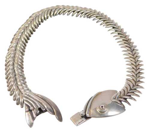 A D'Molina Mexican articulated fishbone necklace, with linked skeletal segments, stamped to fish...
