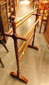 An Edwardian mahogany towel rail, 83cm high, 67cm wide.
