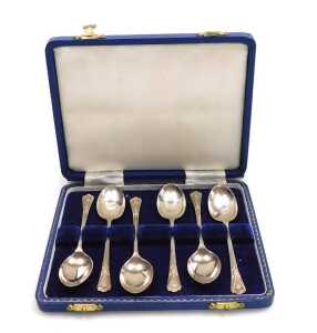 A set of six Elizabeth II silver coffee spoons, with fancy terminals, cased, Birmingham 1964,... - 4