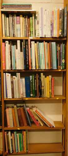 Books, mixed interest, to include Art related works, Turner, Gothic Art, History of Art, etc. (5...