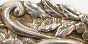 An Edward VII silver sweetmeat basket, of oval form, with pierced and embossed decoration of... - 3