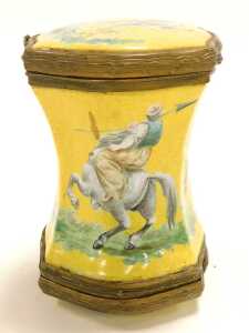 A mid 18thC German tin glazed earthenware double ended snuff box, of hourglass form, painted... - 2