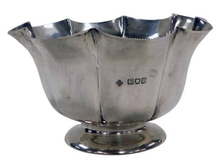 An Edward VII silver footed bowl, of fluted form, London 1907, 6.58oz.