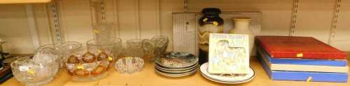 Glassware, to include cut glass, bowls, collector's plates, Bradford Exchange and other,...