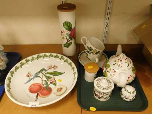 Portmeirion Pomona pattern wares, including a fruit bowl and teapot. (1 tray and loose)