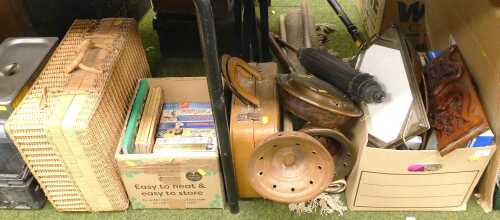 Miscellaneous household effects, to include two copper bed pans, two copper plungers, eight...