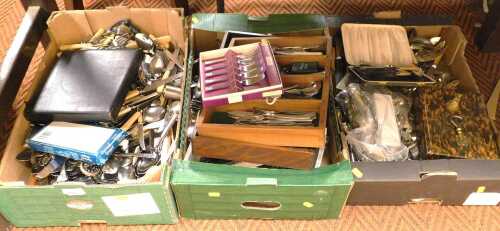 Metalware, to include flatware, metal ornaments, brass ornaments, commemorative spoons, kitchen...