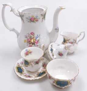 A Royal Albert porcelain Berkeley pattern part coffee service, comprising coffee pot, cream jug... - 2