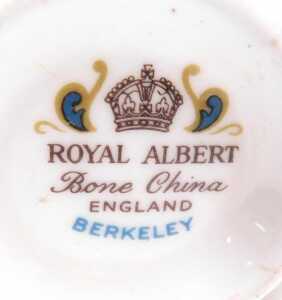 A Royal Albert porcelain Berkeley pattern part coffee service, comprising coffee pot, cream jug... - 3