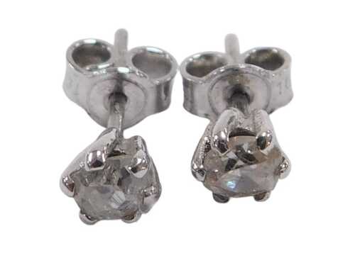 A pair of 18ct white gold and diamond ear studs, approx &frac14;ct, 1.2g.